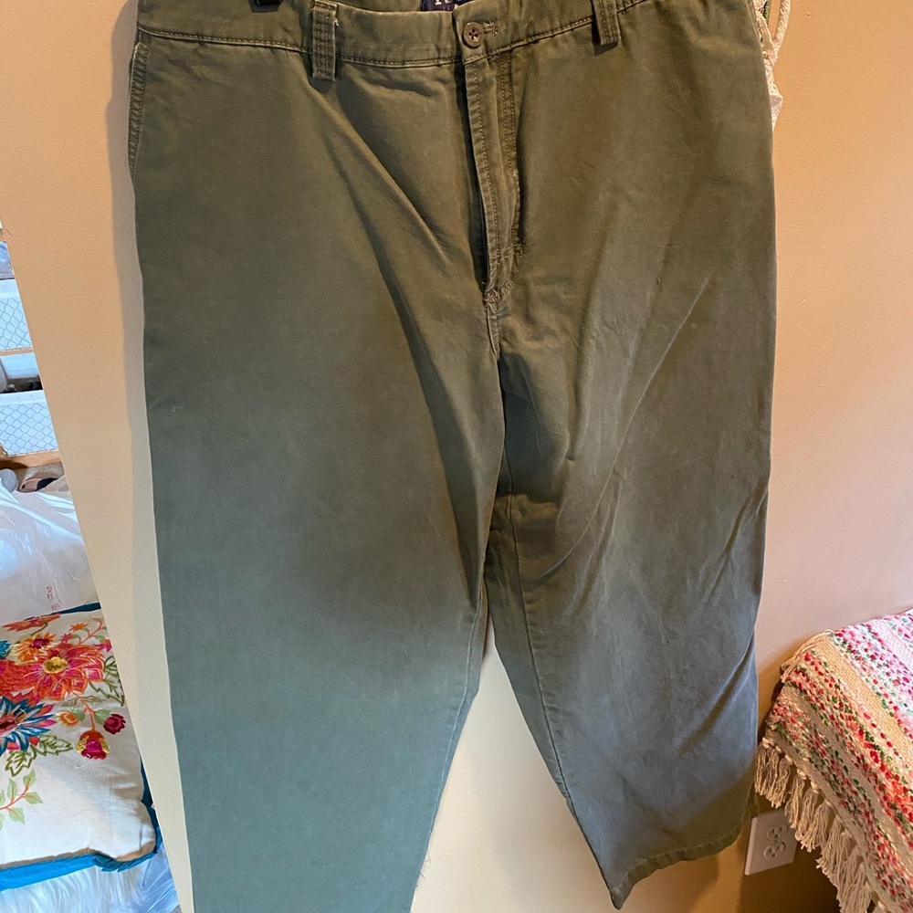 Izod green cargo pants